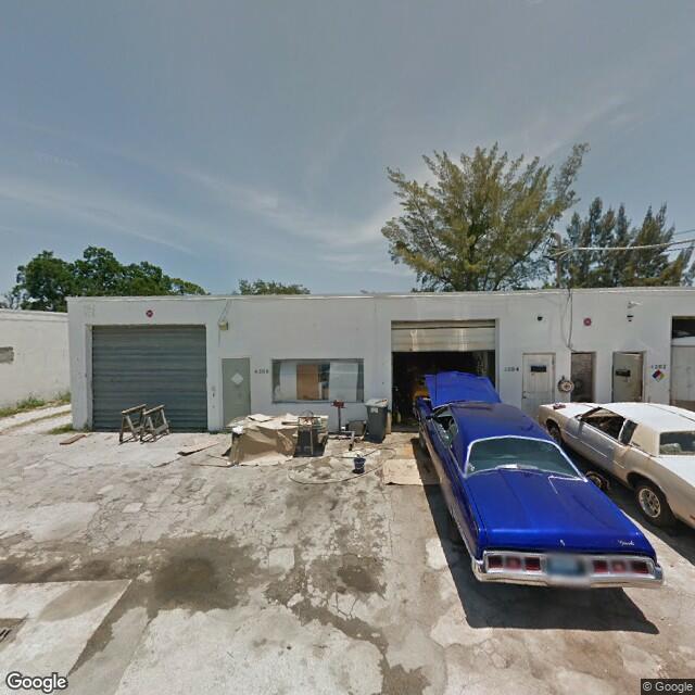 4284 NE 7th Ave, Oakland Park, FL 33334