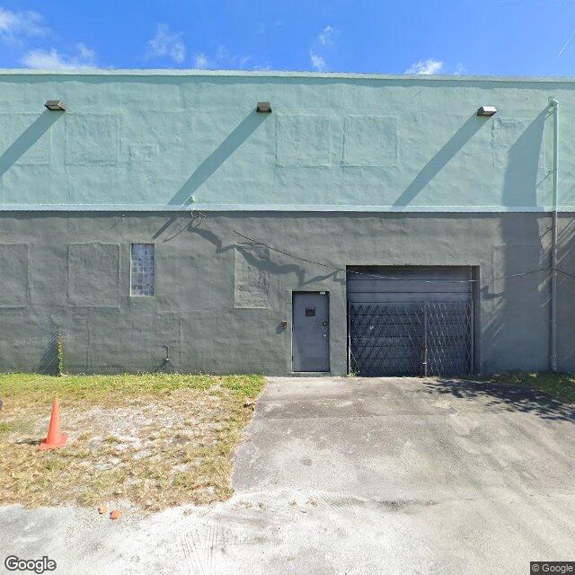 285 NW 71st St,Miami,FL,33150,US