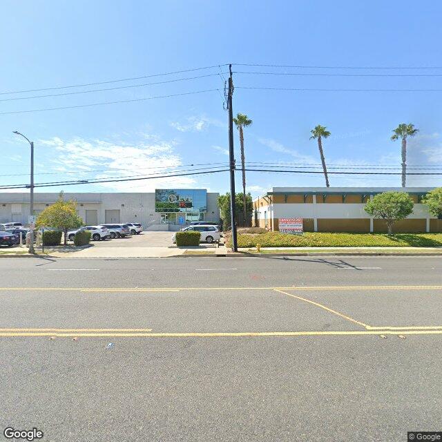 3935 Paramount Blvd