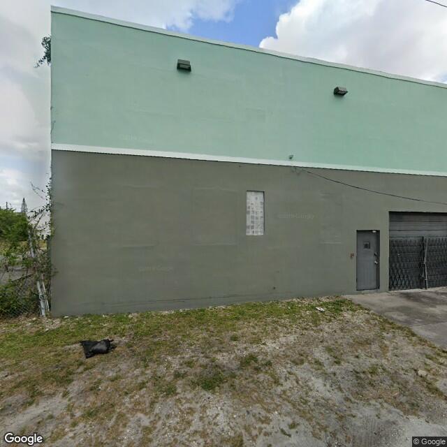 285 NW 71st St,Miami,FL,33150,US